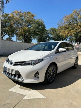 Toyota Auris 2015