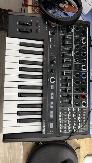 Sintetizador Arturia MiniBrute 2