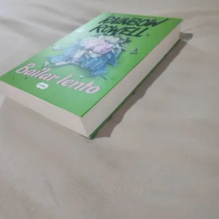 Libro Bailar lento de Rainbow Rowell