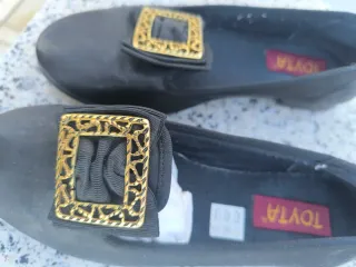 Zapatos fallero TOYTA negros con hebilla dorada