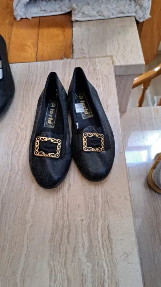 Zapatos fallero TOYTA negros con hebilla dorada