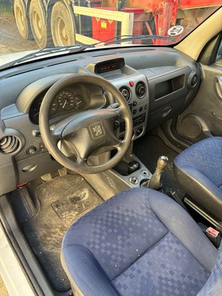 Peugeot Partner 1.6 HDI 75 CV