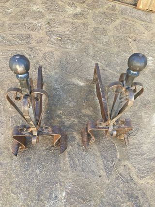 Alari per caminetto in ferro battuto