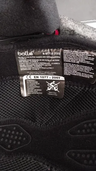 Casco Bollé Negro y Rojo Deportes Nieve