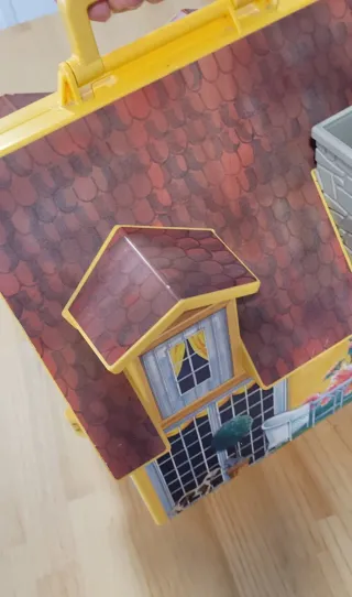 Casa Playmobil con muñecos y accesorios