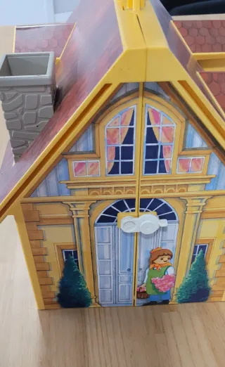 Casa Playmobil con muñecos y accesorios
