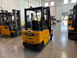 Carretilla elevadora eléctrica Jungheinrich