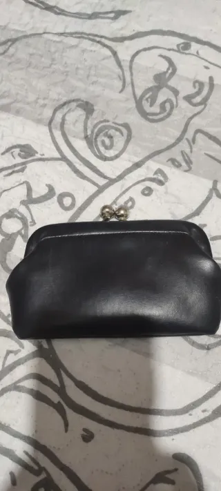 Monedero de piel antiguo