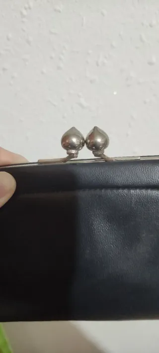 Monedero de piel antiguo