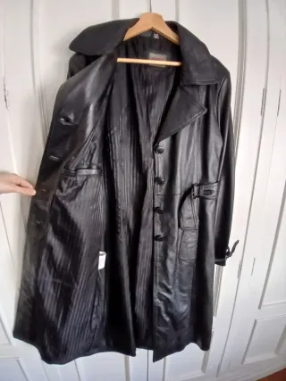 Gabardina Piel Auténtica Negra.