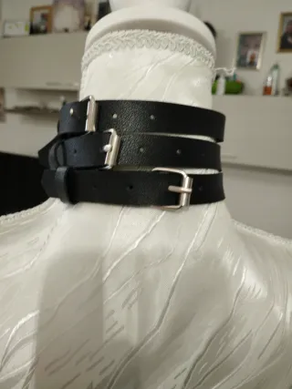 Choker Punk Rock Pelle Nera con Anello