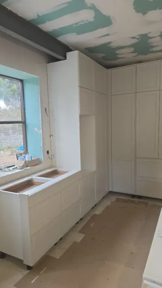 Manitas, pintura, carpintería, electricidad, fonta