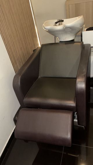 Lavabo peluquería con sillón reclinable