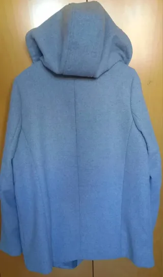 A ESTRENAR. Abrigo gris con capucha. Talla M
