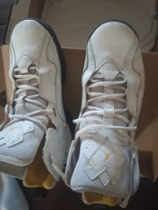 Scarpe Jordan Bianche e Oro