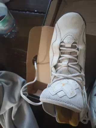 Scarpe Jordan Bianche e Oro