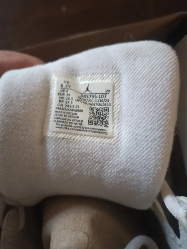 Scarpe Jordan Bianche e Oro