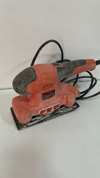 Lijadora Orbital Black & Decker 150W