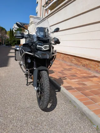 BMW F850 GS Adventure Negra
