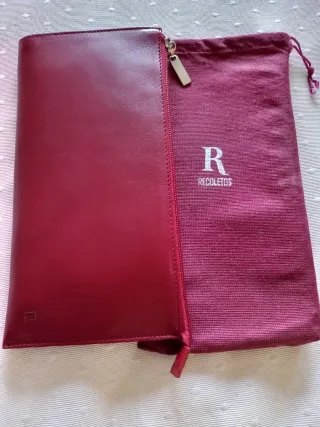 Cartera de piel multiusos
