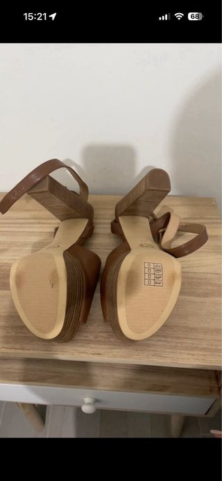 Sandalo Michael Kors con plateau marrone