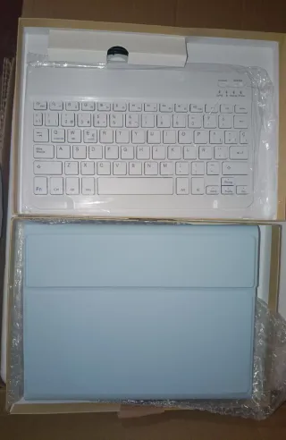 Funda con teclado IVEOPPE para tableta