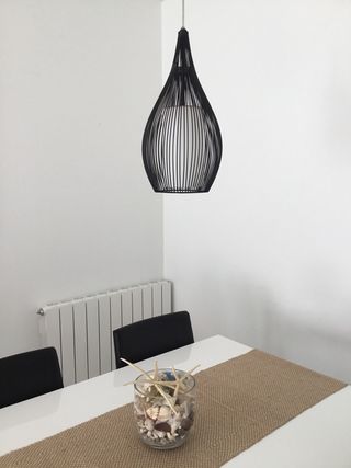 Lámpara de techo comedor negra