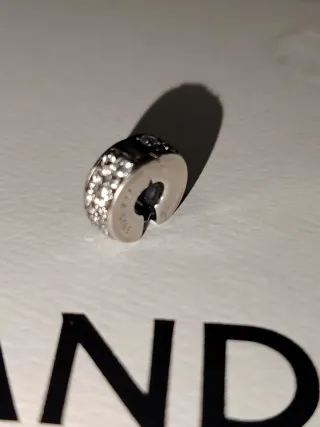 Clip Pandora ferma charm Argento Zirconi Gommini