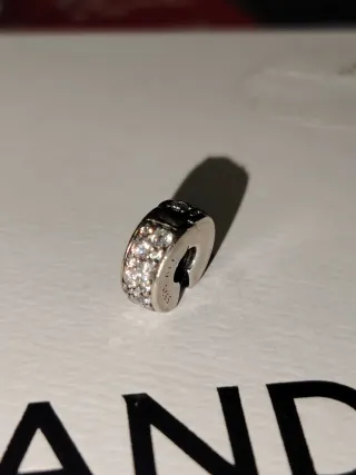 Clip Pandora ferma charm Argento Zirconi Gommini