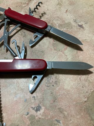 2 Canivetes Victorinox :Fieldmaster e Huntsman old