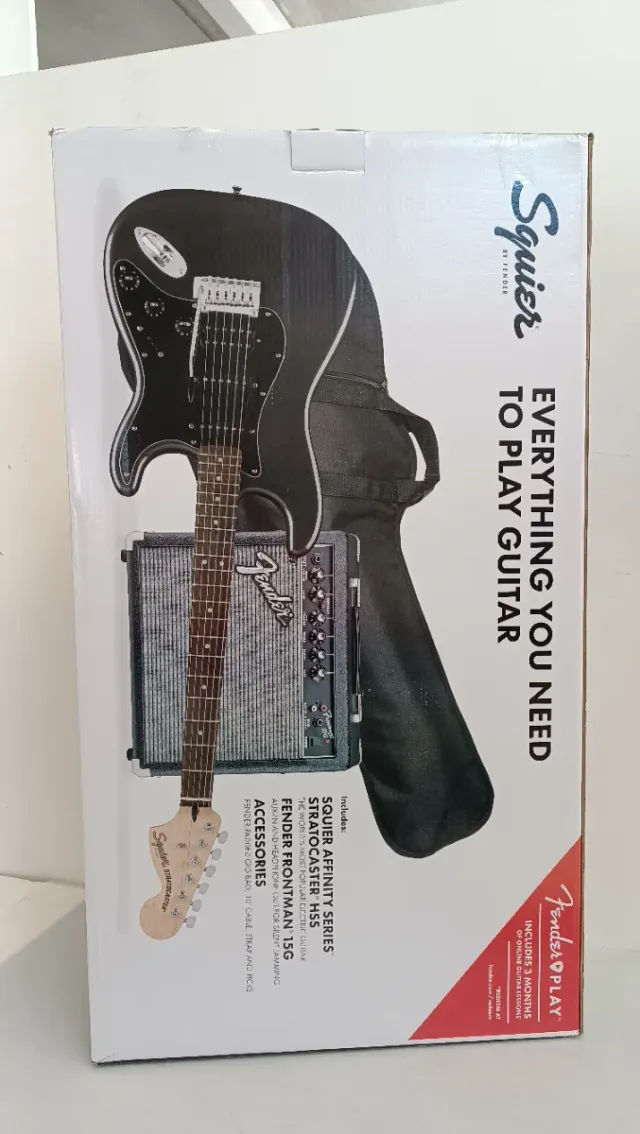 Pack Guitarra Eléctrica Fender W30Y2655