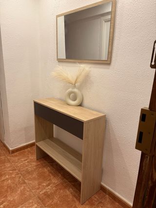 Mobile ingresso in legno e vetro