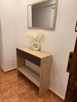 Mobile ingresso in legno e vetro