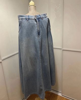 Falda midi vaquera Stradivarius