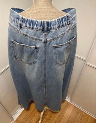 Falda midi vaquera Stradivarius