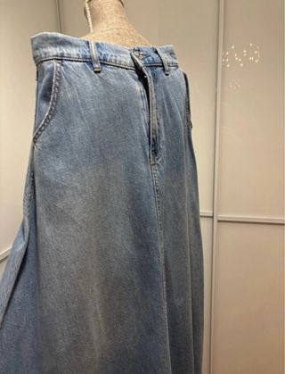 Falda midi vaquera Stradivarius