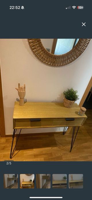 Recibidor de madera y metal