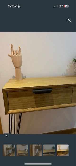 Recibidor de madera y metal