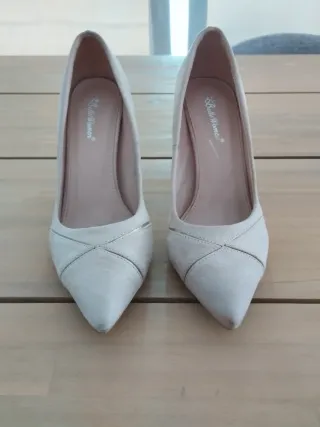 Zapatos de tacón beige El Corte Inglés