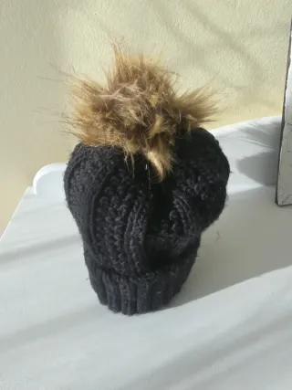 Gorro de lana con pompón