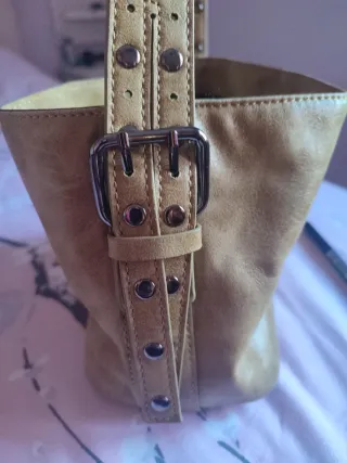 Bolso Parfois Beige/Dorado