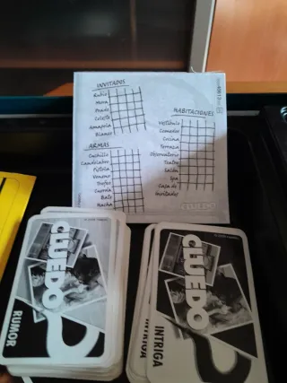 Juego de mesa Cluedo Descubre los secretos