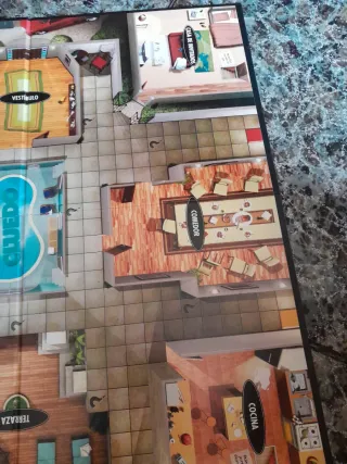 Juego de mesa Cluedo Descubre los secretos