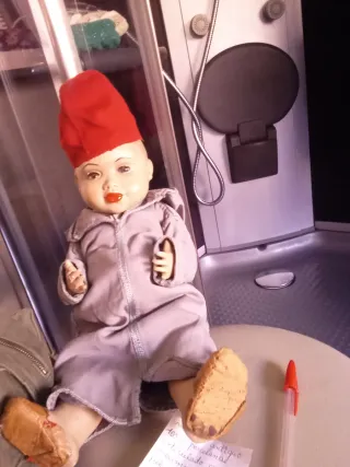 Muñeco porcelana antiguo traje musulmán