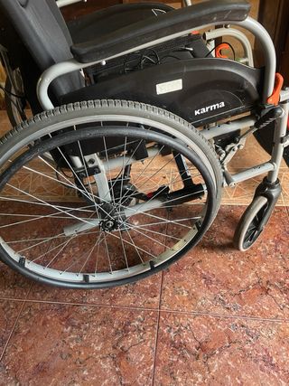 Silla de ruedas eléctrica con motor desmontable