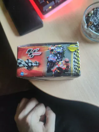 Caja Cromos Moto GP Oficial 2015