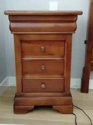 Cabecero de madera maciza y 2 mesillas