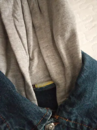 Chaqueta vaquera con capucha talla 164