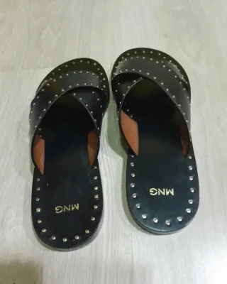 Sandalias MNG Talla 38 Tachuelas Negras