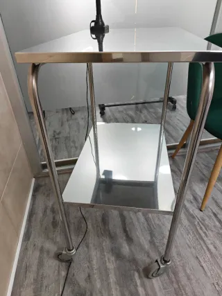 Mesa de trabajo de acero inoxidable  con ruedas